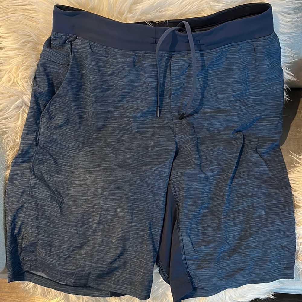 Lululemon Men’s L Shorts, like new, 9in inseam